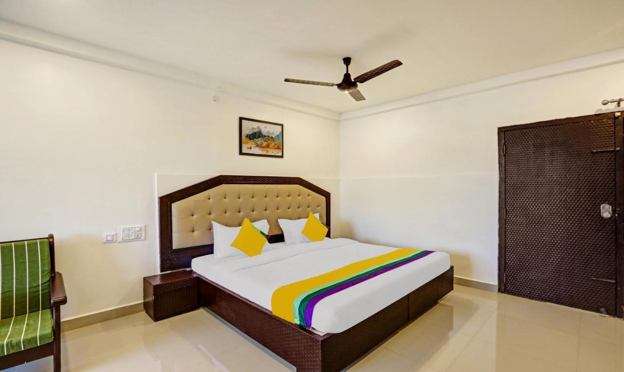 Itsy Hotels Regalia Grand, 500 Mtrs From Madikeri Fort Exterior photo